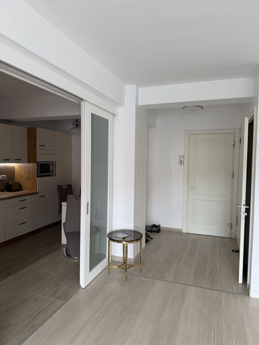 Apartament 3 camere de închiriat