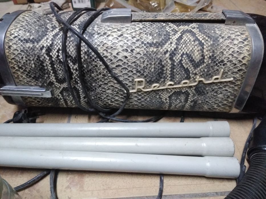 Vând aspirator record 1967