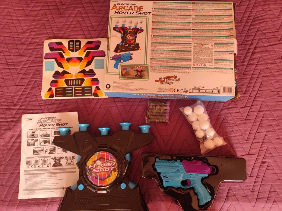 Електронна мишена с топчета и бластер