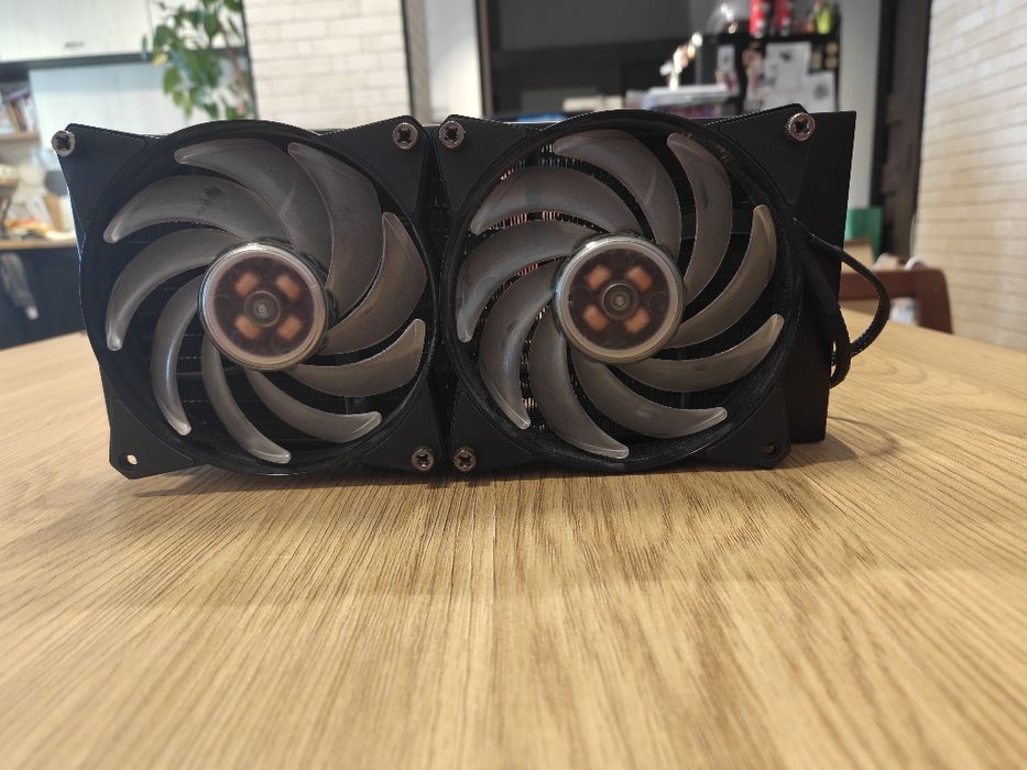 CoolerMaster 240 AIO