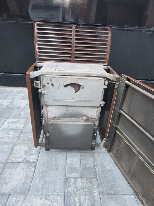 Sobă din fontă cu termostat