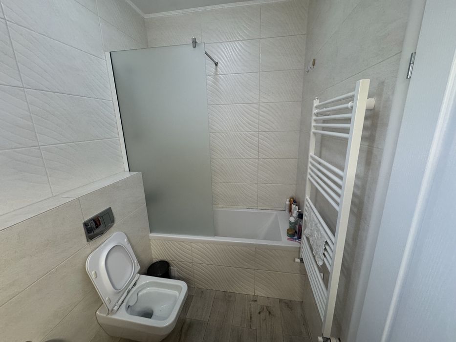 Apartament 3 camere - de inchiriat