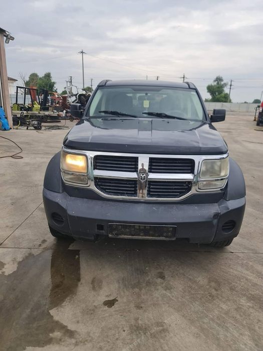 Dezmembrez dodge nitro 2.8  automat si manual
