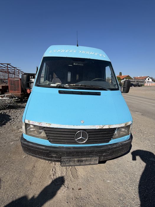 Мерцедес спринтер 208 Д 2.3 79 кс на части