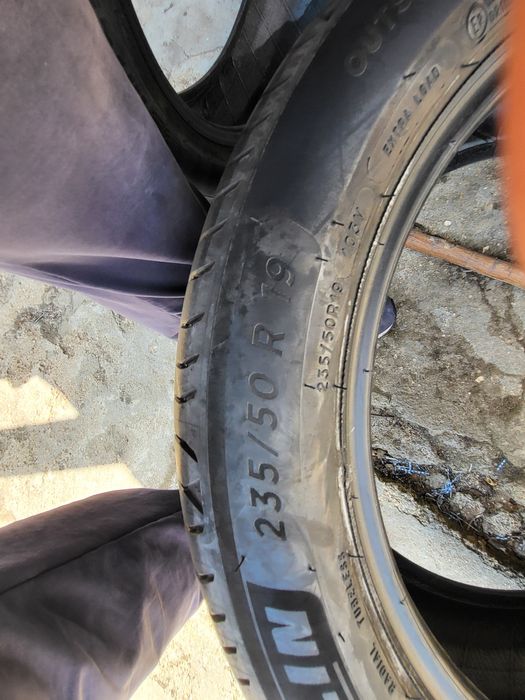 2бр 235/50/19 мишелин като Нови!!