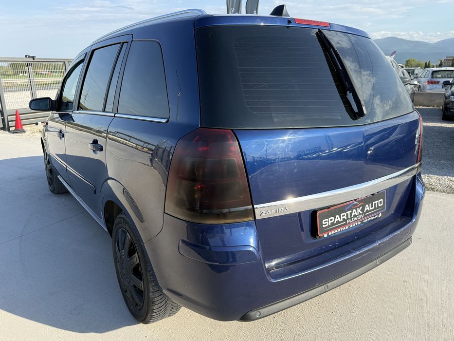 Opel Zafira 2.2Бензин* 150к.с* 2010г* 6+ 1Местен* Топ Състояние