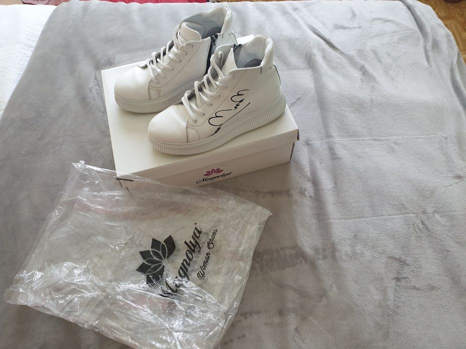 Бели кецове  естествена кожа