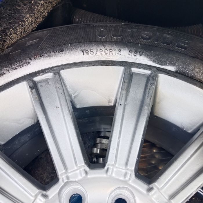 Продам три диска. Диаметр 15