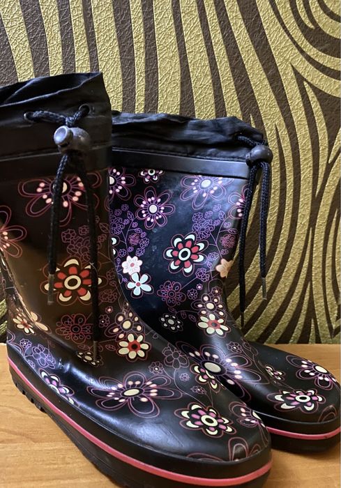 Резиновые сапоги