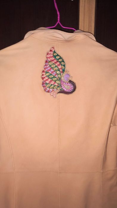 Jachă din  piele de mănușă