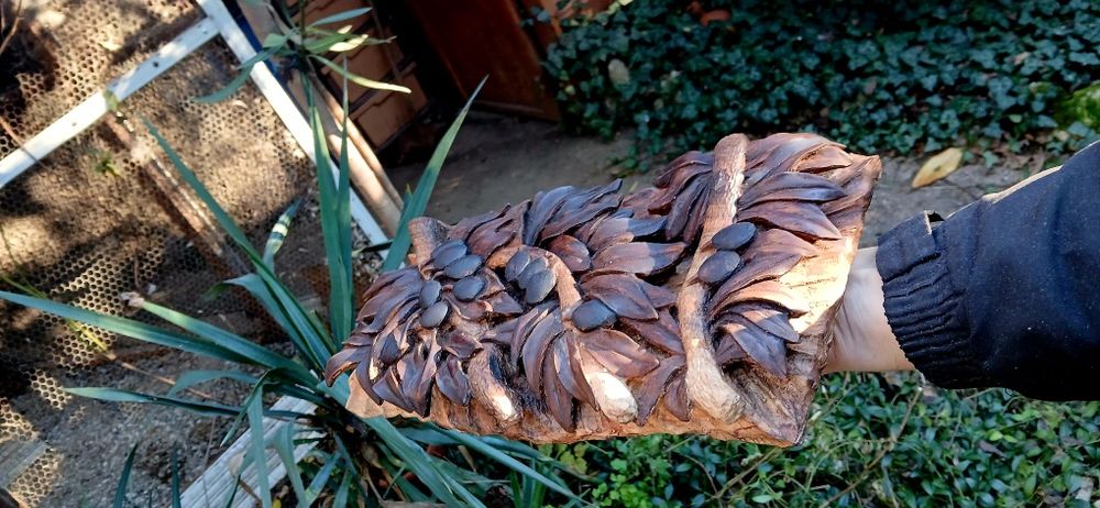 Пано ръчна дърворезба - клончета от смокини