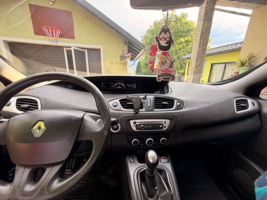 RENAULT Scenic 2013 — imagine 3