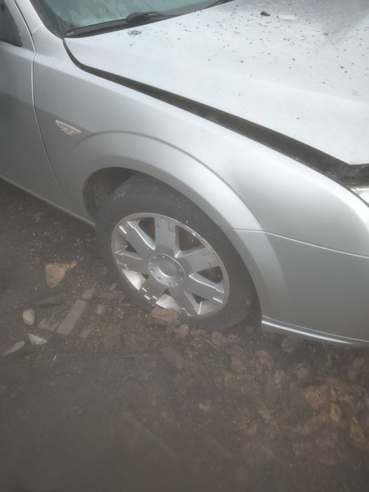 Vând sau dezmembrez Ford Mondeo mk3