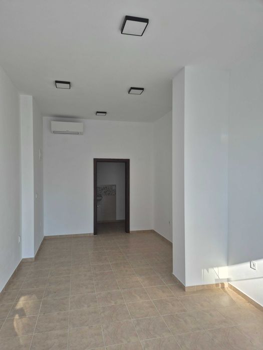 Дава се под наем Офис в Пловдив, Център - 30 кв.м за 433.5 € - Снимка #2