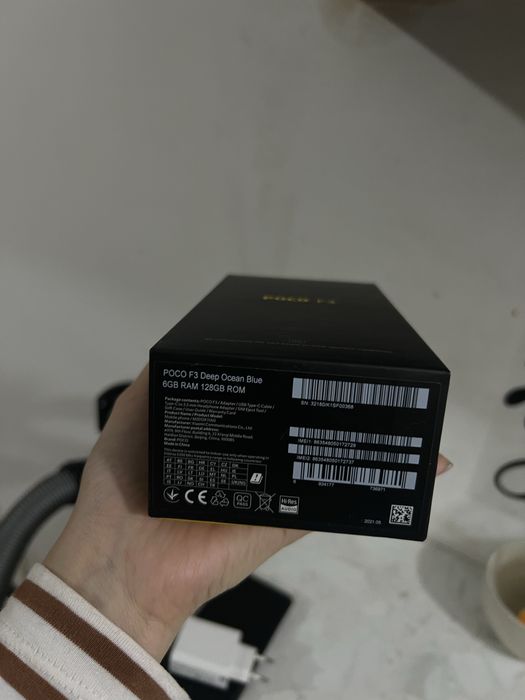 Продается телефон Poco F3