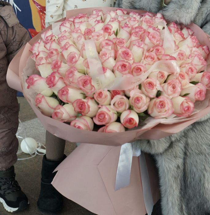 Продаю 101 розу за пол цены