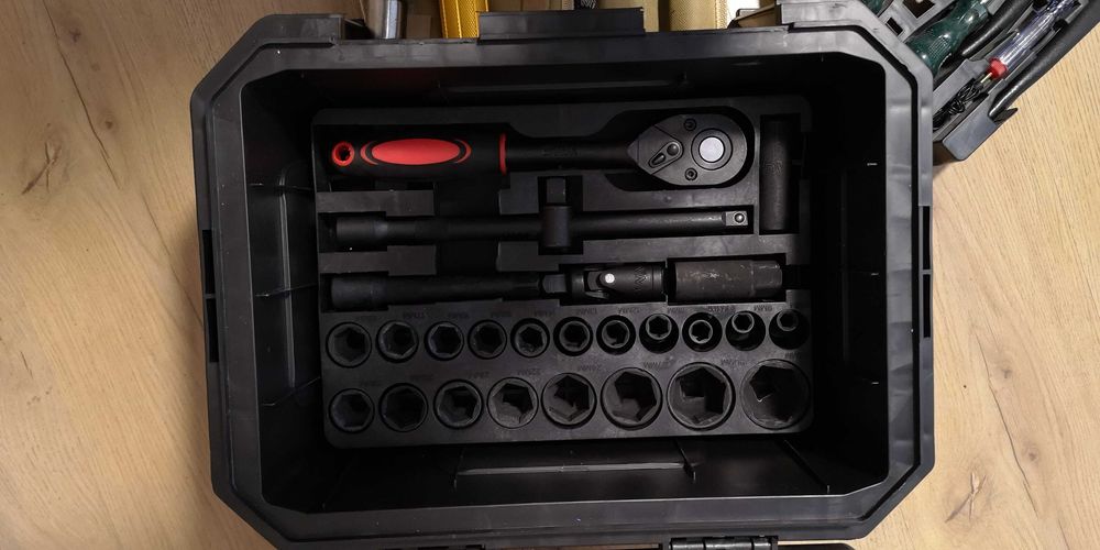 Гедоре - Стол с инструменти WMC 65-части