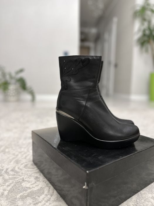 Короткие демисезон сапоги