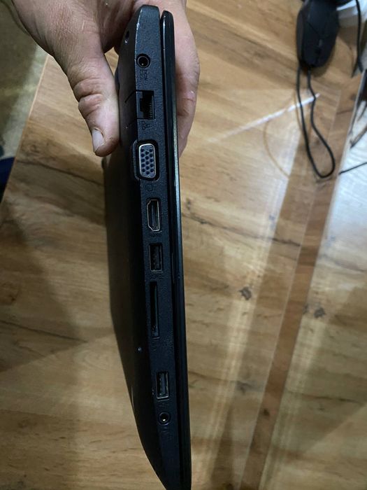 Компьютер Asus..