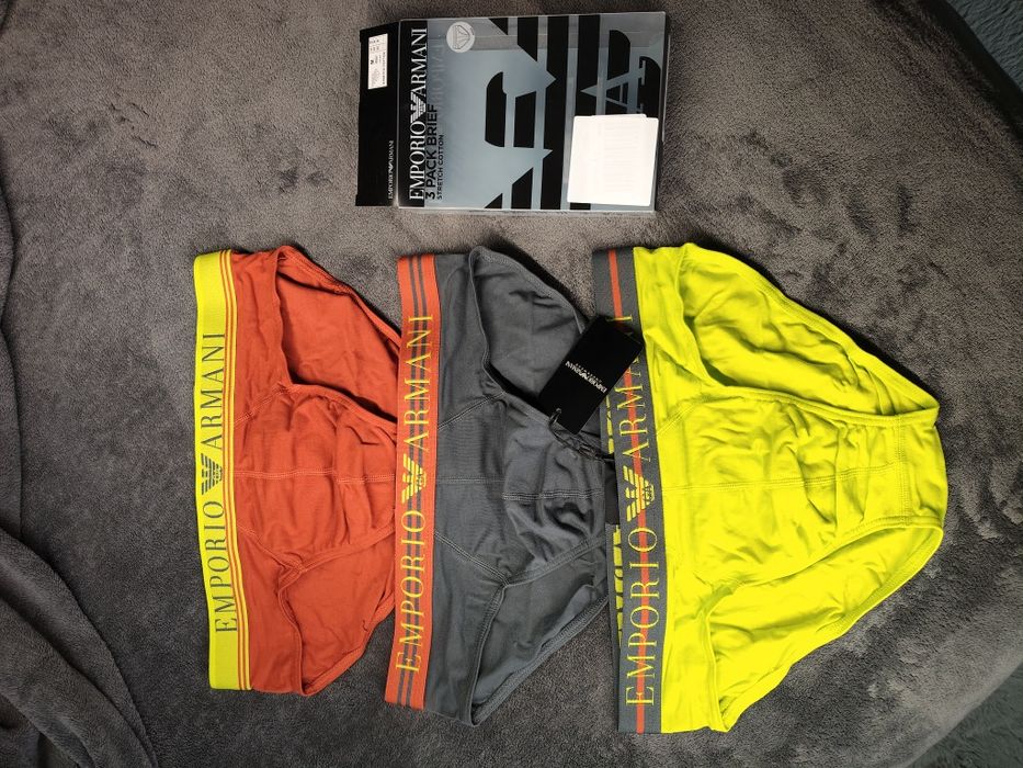 Emporii Armani set 3 chiloți gri-rosu-galben mărimea M noi originali