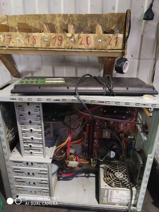 Продам компьютер Моник Клаву с проводами