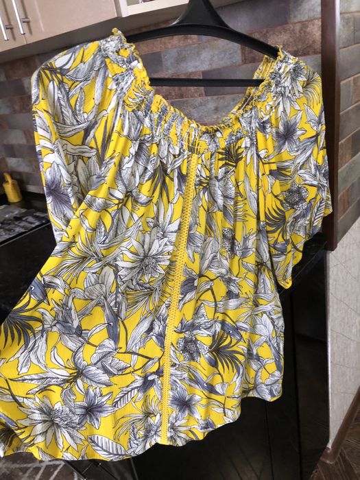 Продам платья,кофты 50 - 52 р-р.