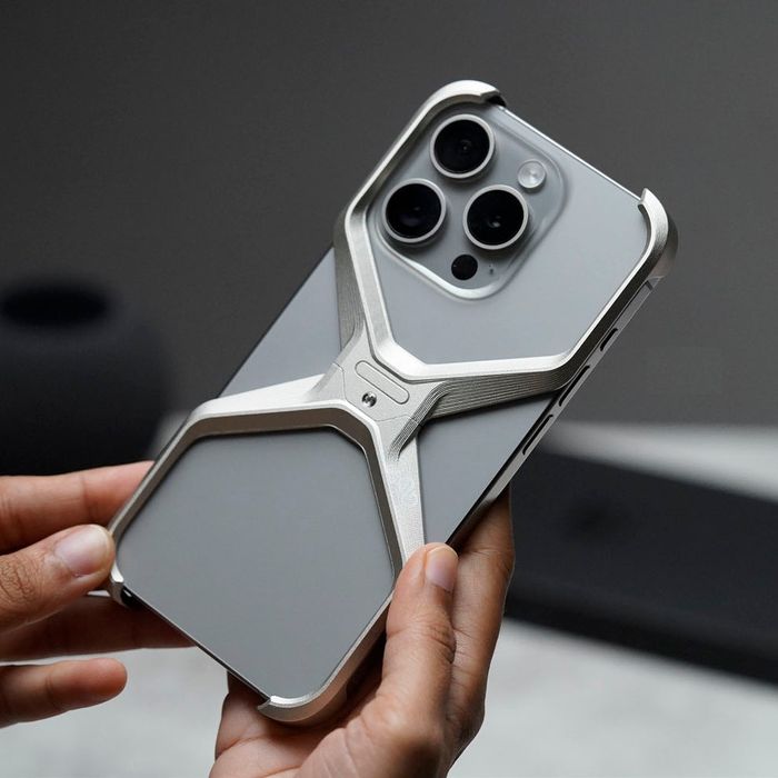 Metallic case for iPhone 16 Pro Max