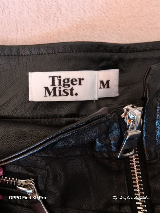 Pantaloni de piele, TIGER MIST