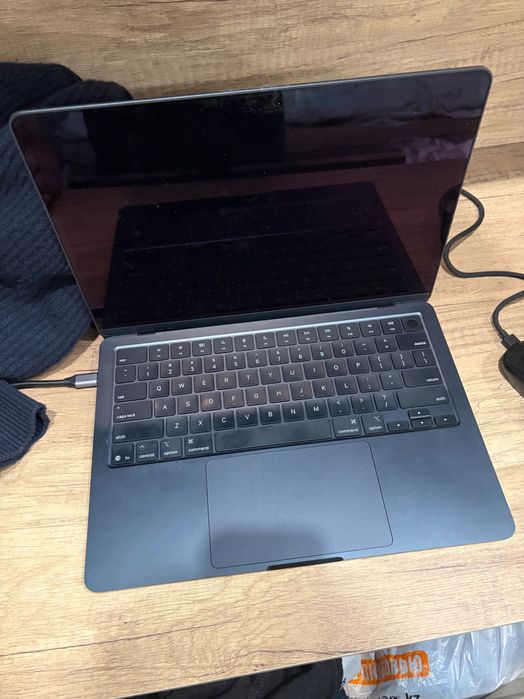 Macbook Air m4 16/256 99 акб