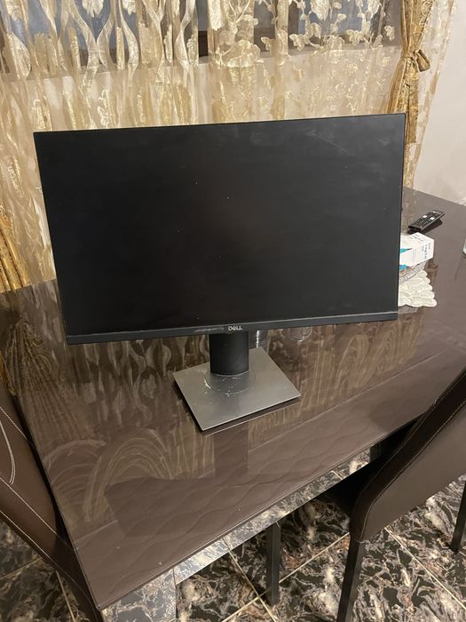 Vand monitor dell 24 inch p2421 in stare f buna de functionare