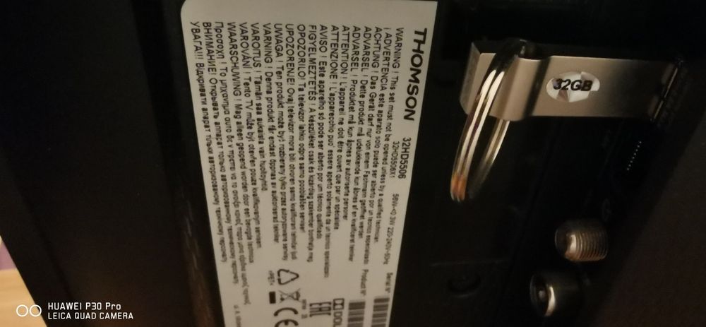 Смарт телевизор Thomson 32 инча повреден