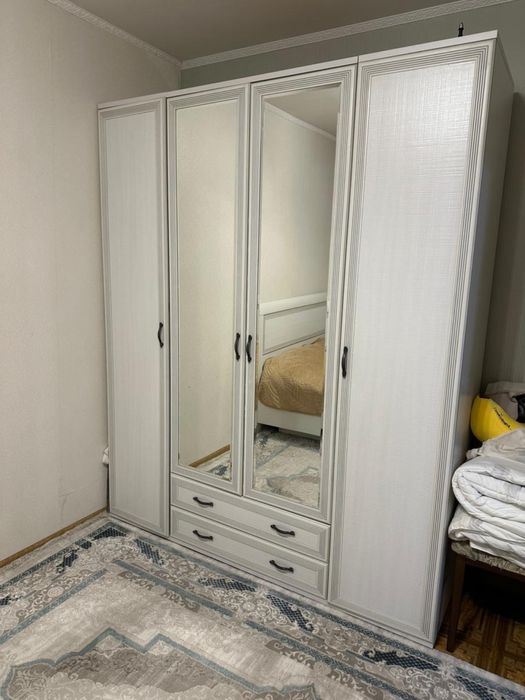 Продам спальный гарнитур