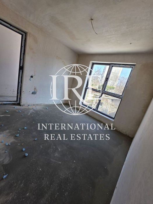 Продава се Четиристаен апартамент в Варна, Цветен квартал - 131 кв.м за 954 €/кв.м - Снимка #9