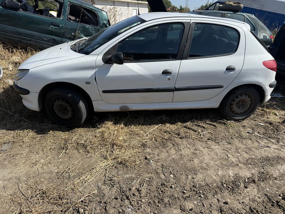 Пежо 206 1.2 60 кс  2001г на части