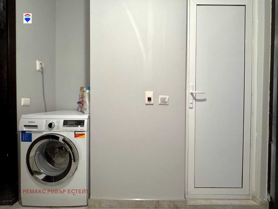 Дава се под наем Тристаен апартамент в Русе, Център - 118 кв.м за 612 € - Снимка #7