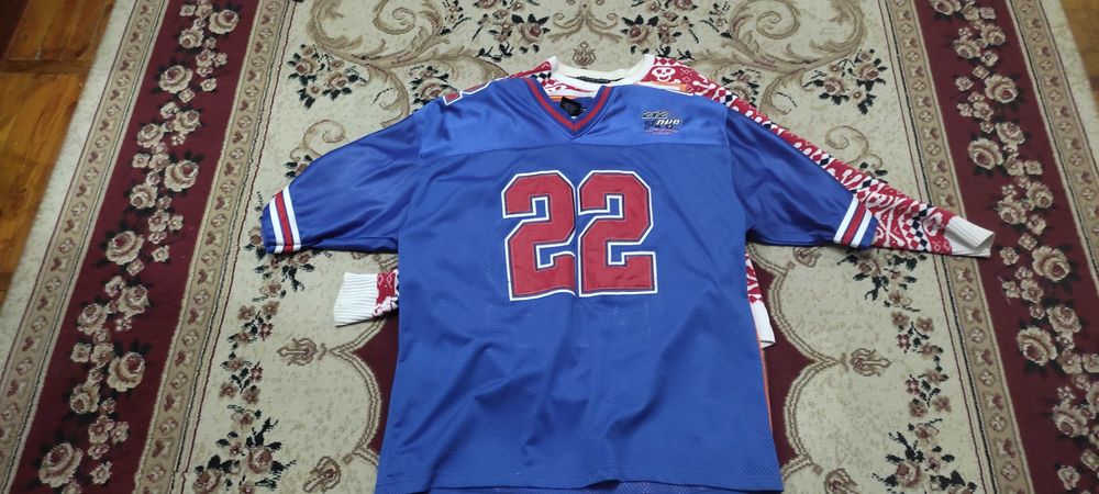 Футболки ,джинсы,костюм