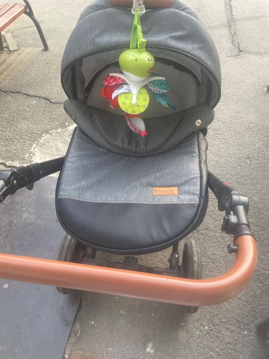 Vând cărucior landou