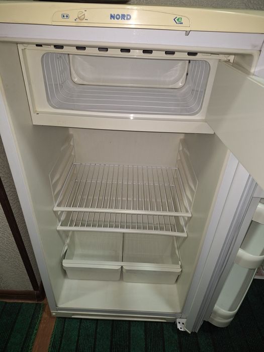 Холодильник  сотилади тез ва арзон холати яхши .