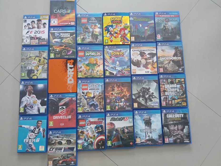 Playstation 4 (PS4) Slim 500 GB cu 25 jocuri