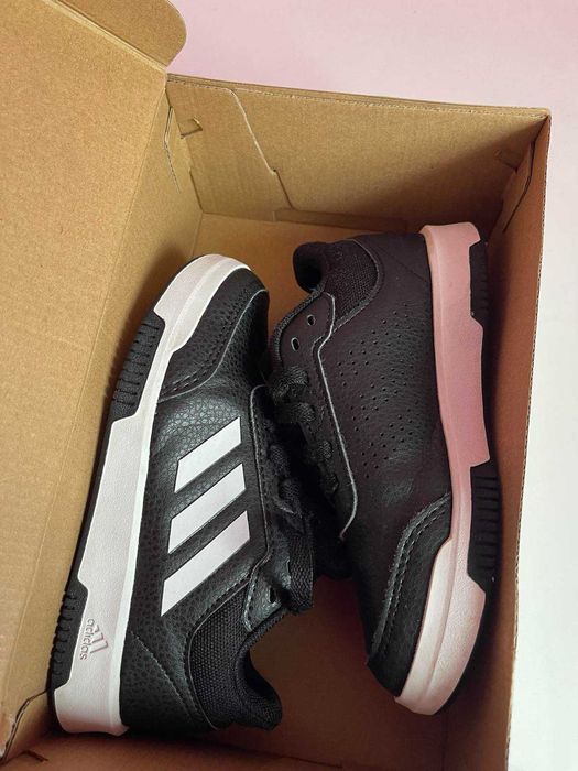 Оригинални детски маратонки Адидас