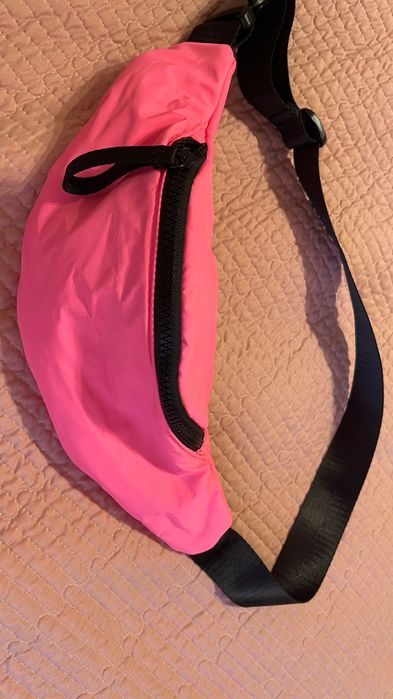 Продается Яркая поясная сумка (бананка) NYC