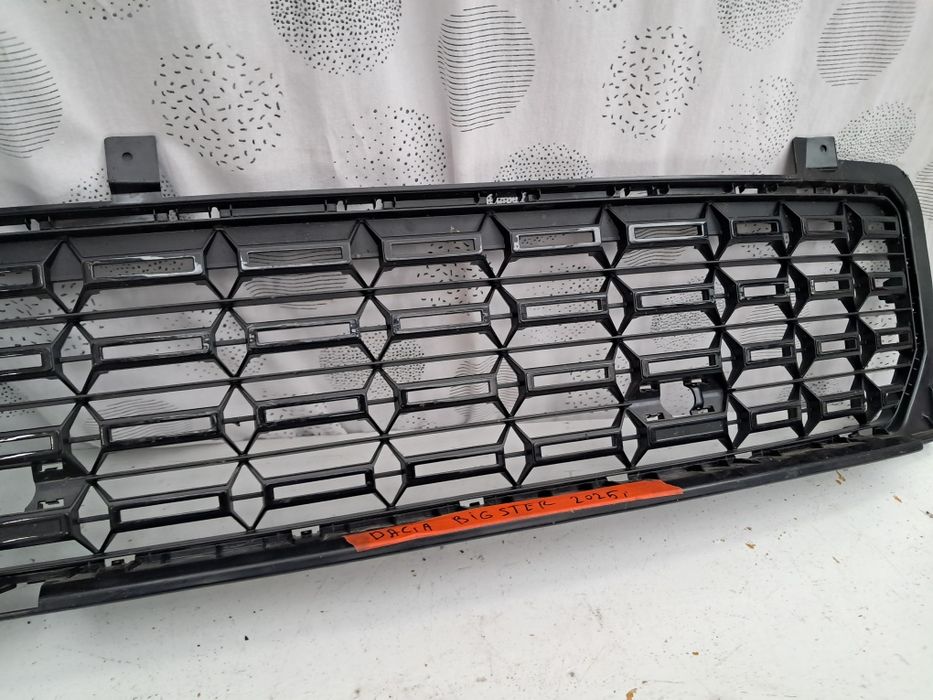 Грел   решетка Dacia Duster  DACIA BIGSTAR 2025г