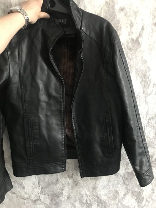 Продам кожаную куртку