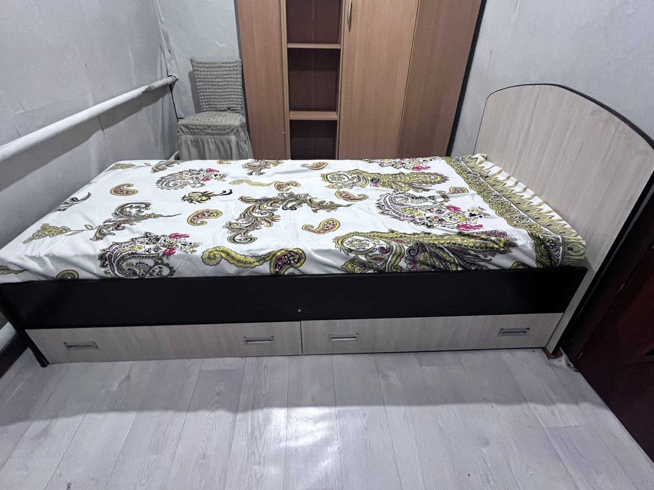 Продам Кровать односпальную