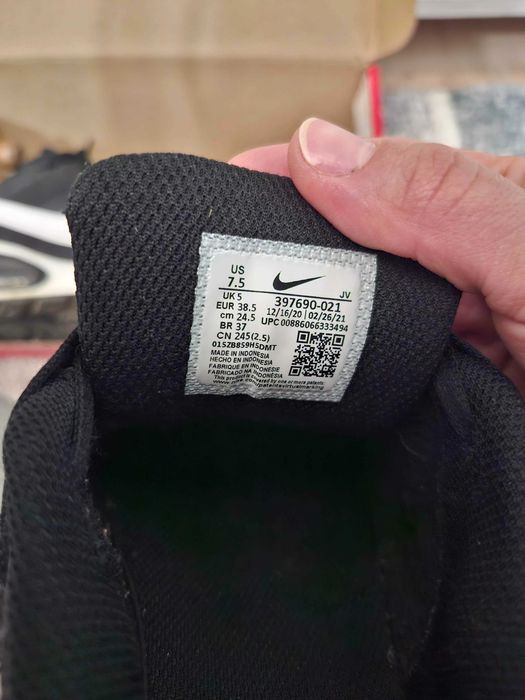 Nike Air Max marimea 38.5