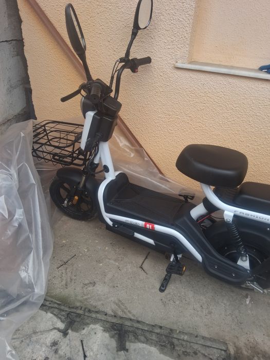Scuter electric de vanzare