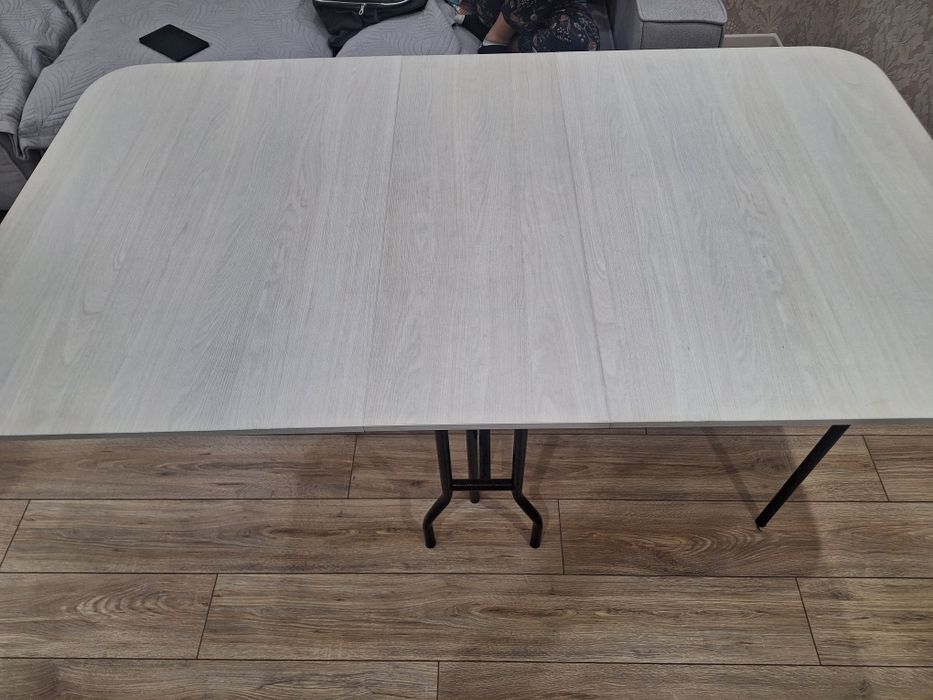 Продам стол  в хорошем состоянии