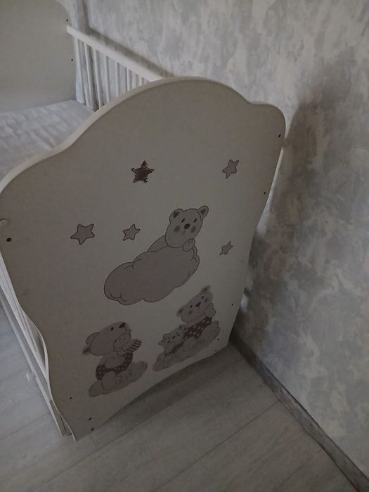 Продам детскую кроватку