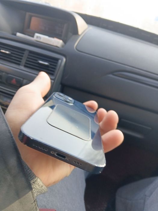 Продам IPhone 13/128