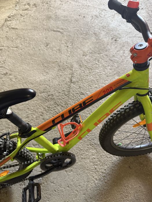 Детско колело cube acid 200